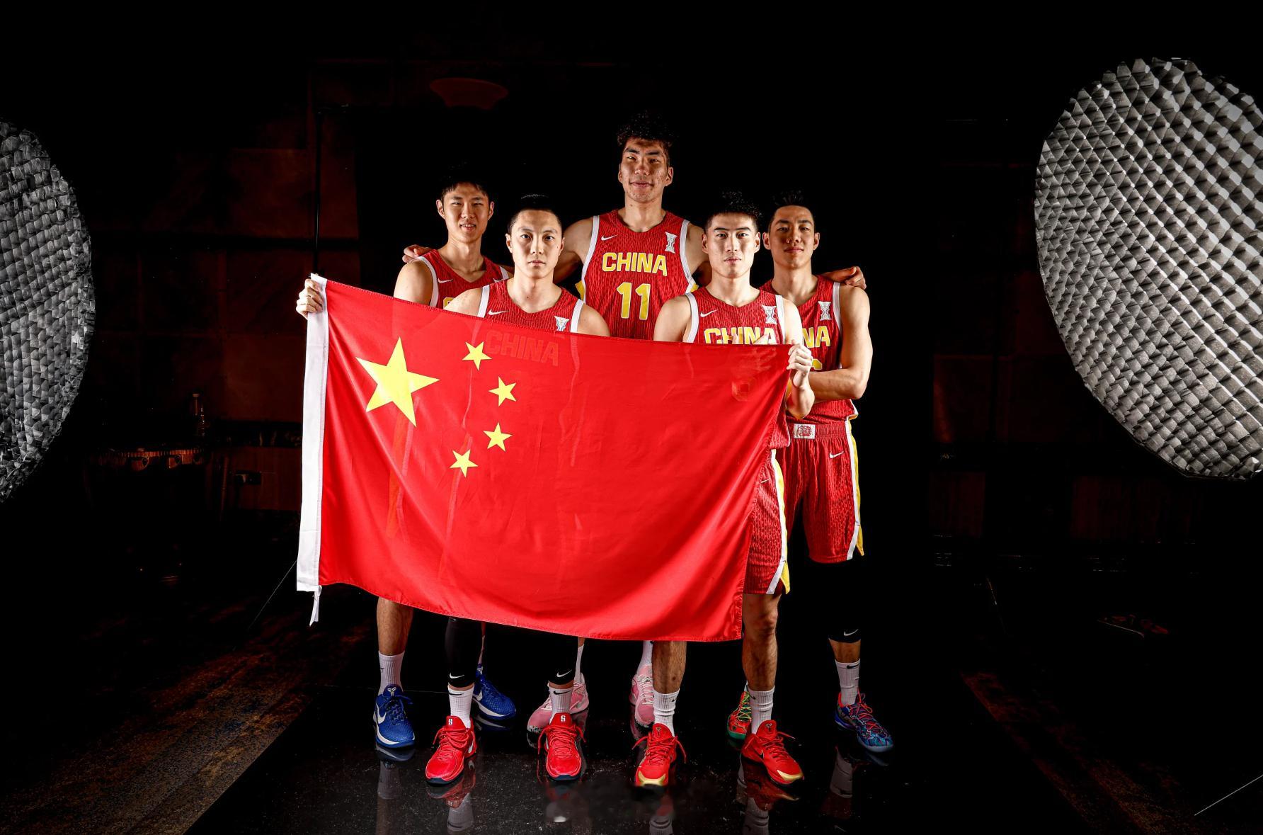 明天就开始比赛了，拼尽全力，为国效力，义不容辞！[加油]中国男篮vs沙特男篮胡明