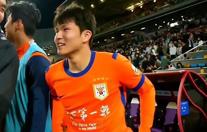 纯鲁能足校出品的江西小伙陈泽仕，一记飘亮的远射，帮助山东泰山队2比1客场取胜天津