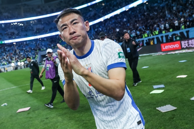 #亚冠官方为于汉超庆生独家看中超就在咪咕#