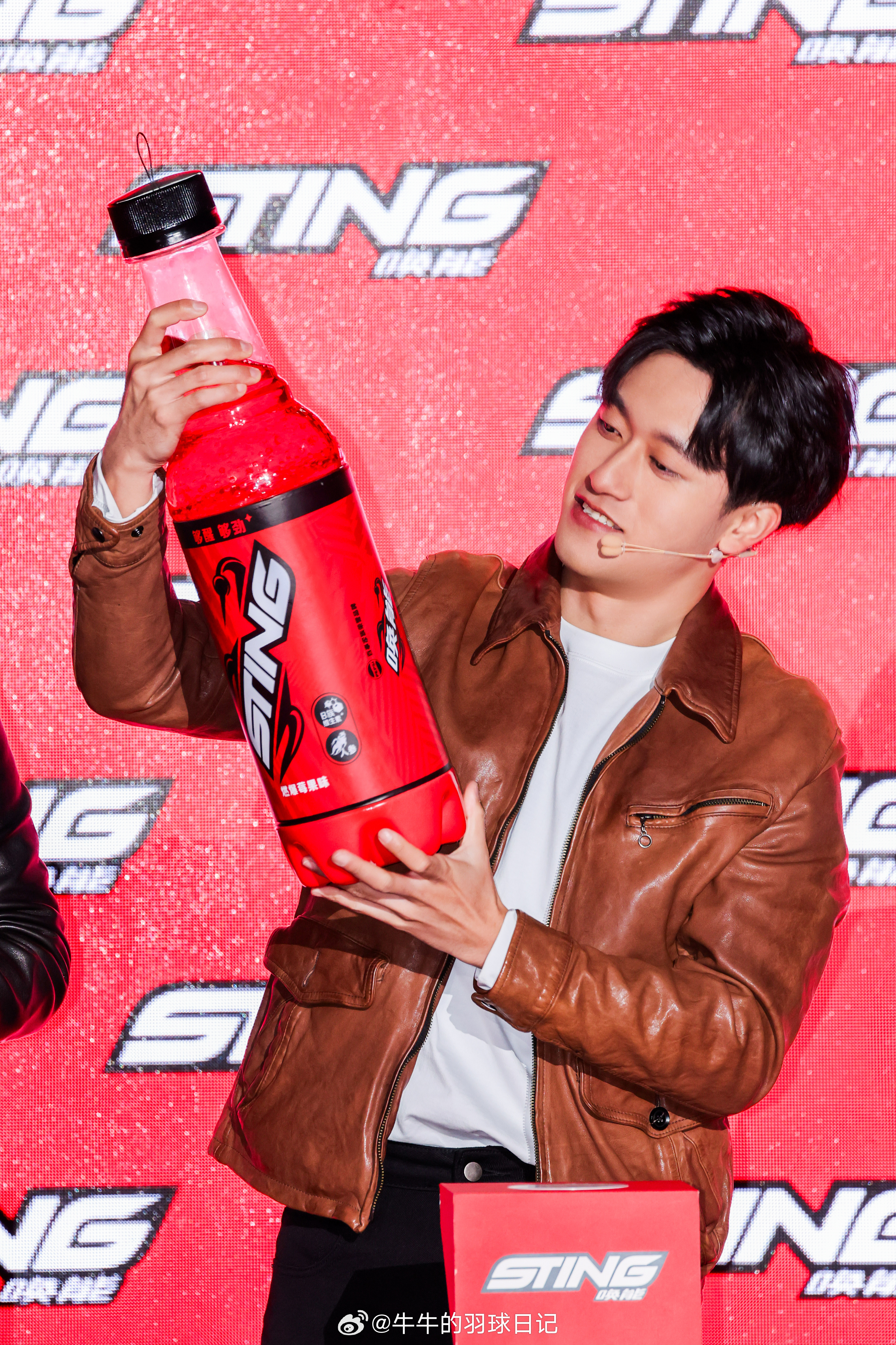 谁在给F1加满能量每到F1比赛夜，很多人的状态都会被赛道点燃。盯排名、等进站、看