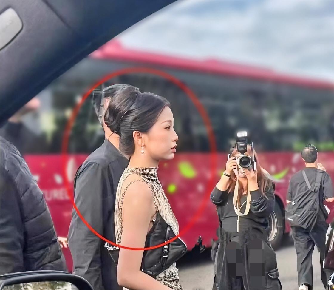 说实话没又有你们所说的那么上镜吧