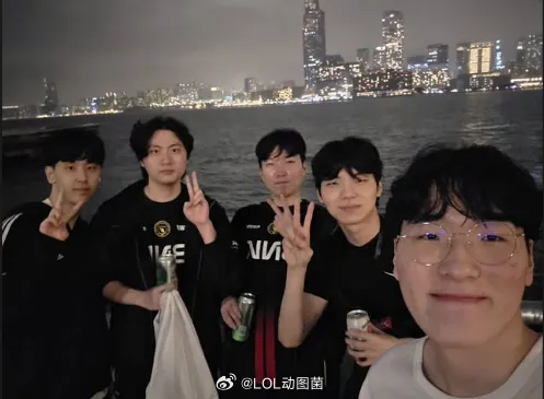 BFX被称为LCK版RNG Bin大哥狂归狂，但是实力也是毋庸置疑的，感觉打个B