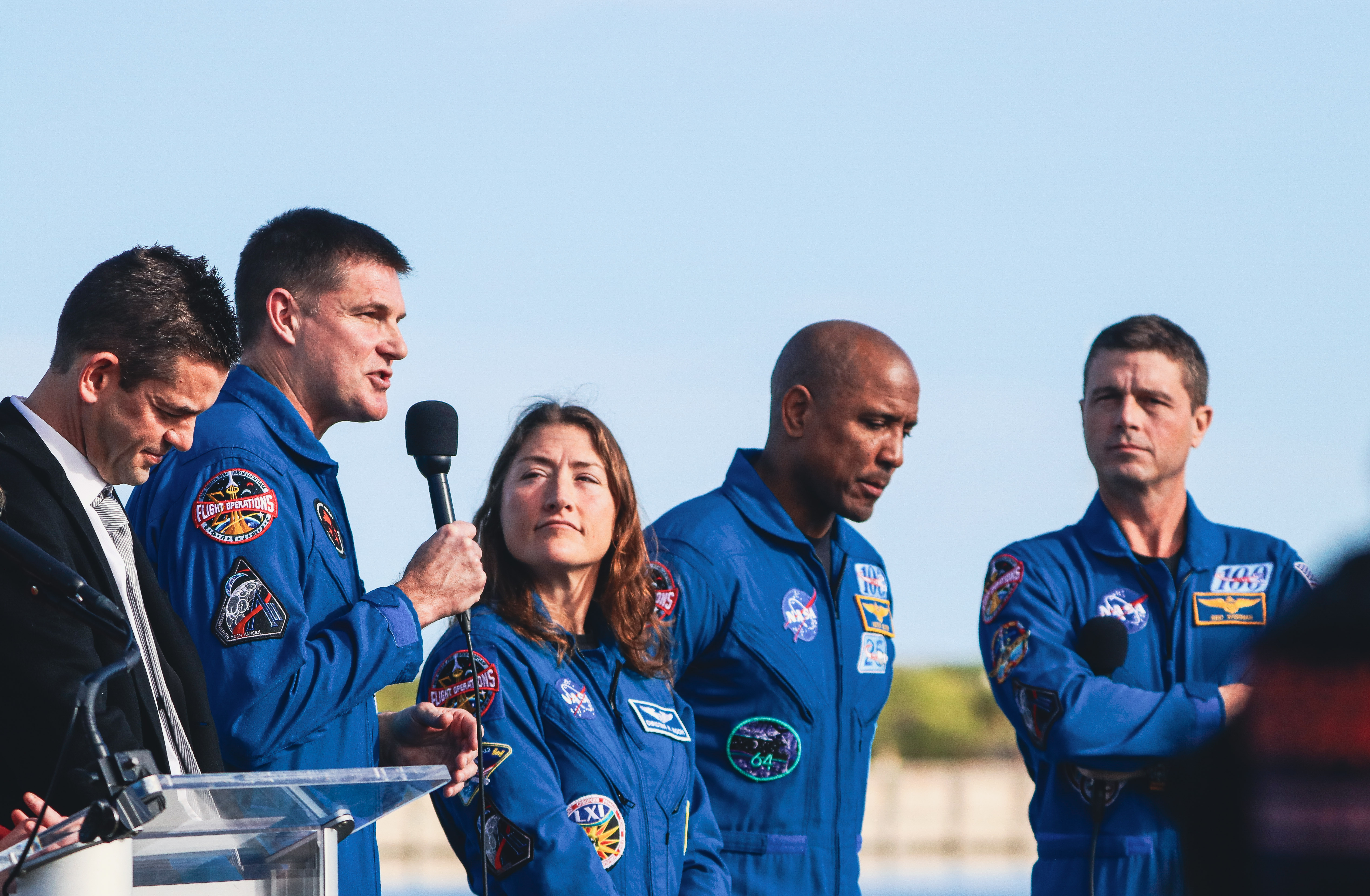 里德·怀斯曼最近带孩子们出去散了个步。他没聊学校，也没聊周末安排，而是告诉孩子们