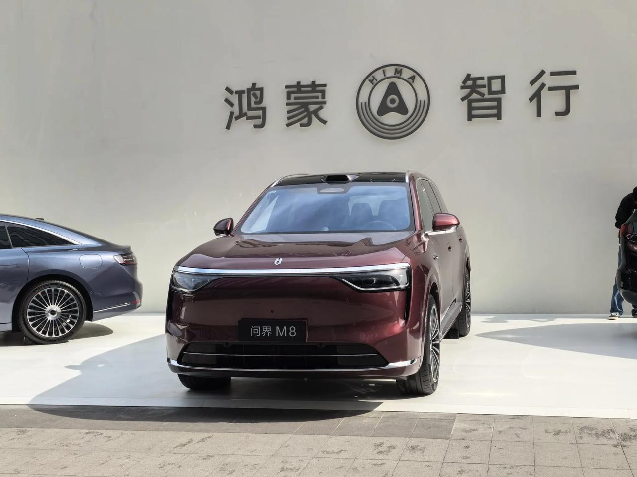 大家期待已久的，年度大爆款车型，问界m8价格出来了，35.98-44.98万，大