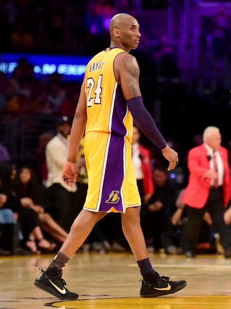 【🏀十年前的今天，科比谢幕之战，湖人主场101-96逆转战胜爵士🏆】那是20