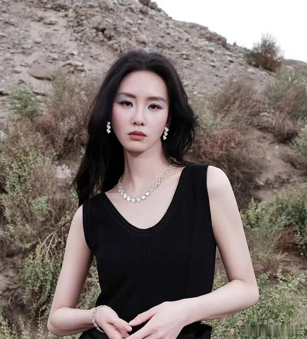 刘诗诗这张简直就是陈都灵啊 ​​​