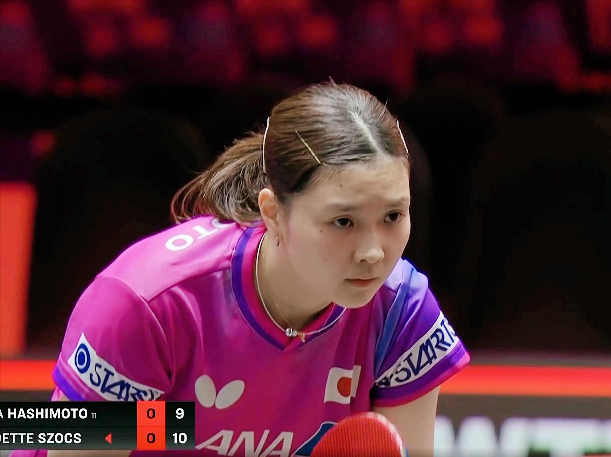 我去！为什么斯佐会桥本帆乃香？
因为欧洲有韩莹呀！
斯佐和韩莹打了不少，
所以她