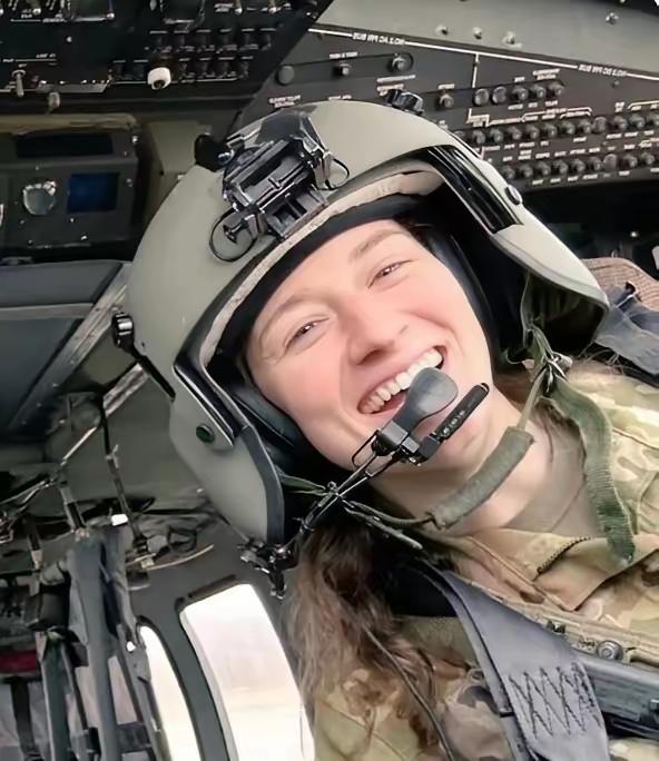 “我永远不想回美国生活！在中国生活是我一生中最幸福的时刻！”美国女机长金贝丽·汉