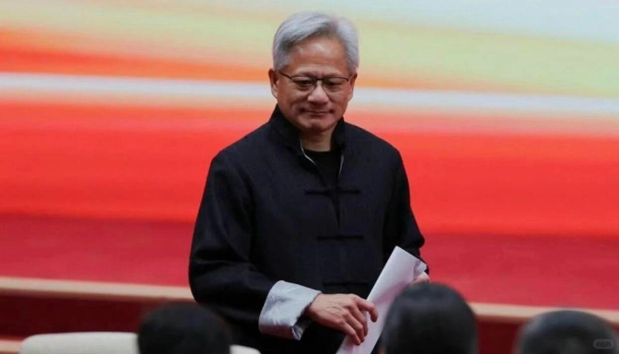 黄仁勋称想买一辆小米汽车 老黄在链博会演讲后安排了媒体见面，从雷军好兄弟变身华为