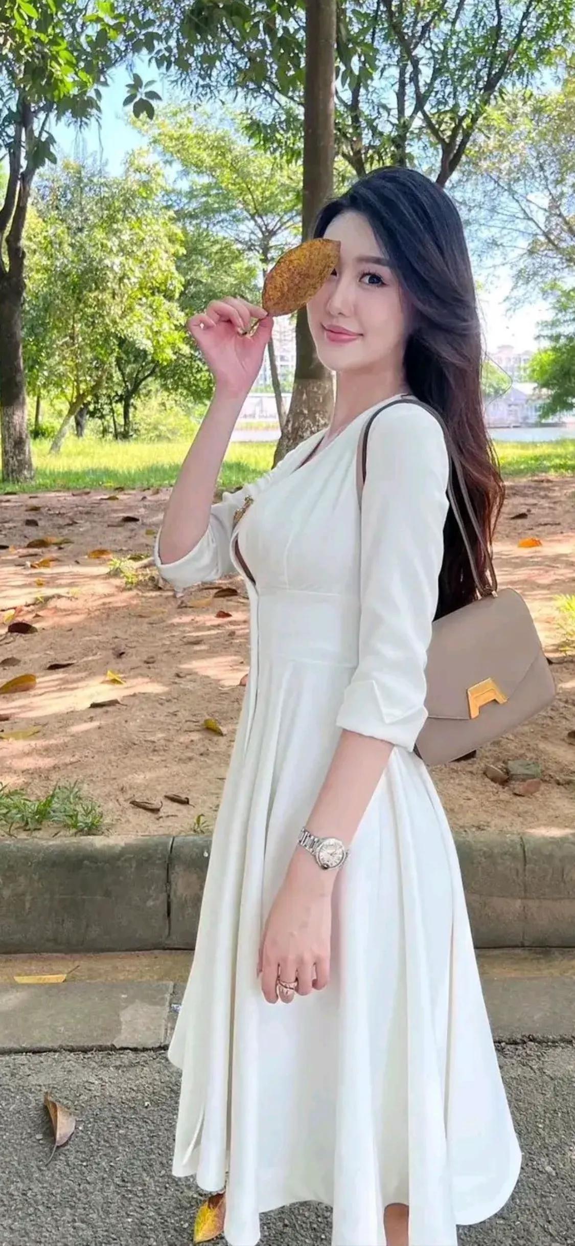 发现有些女人，节日已经满足不了她们了，开始对24节气下手了，还秋天第一杯奶茶，请