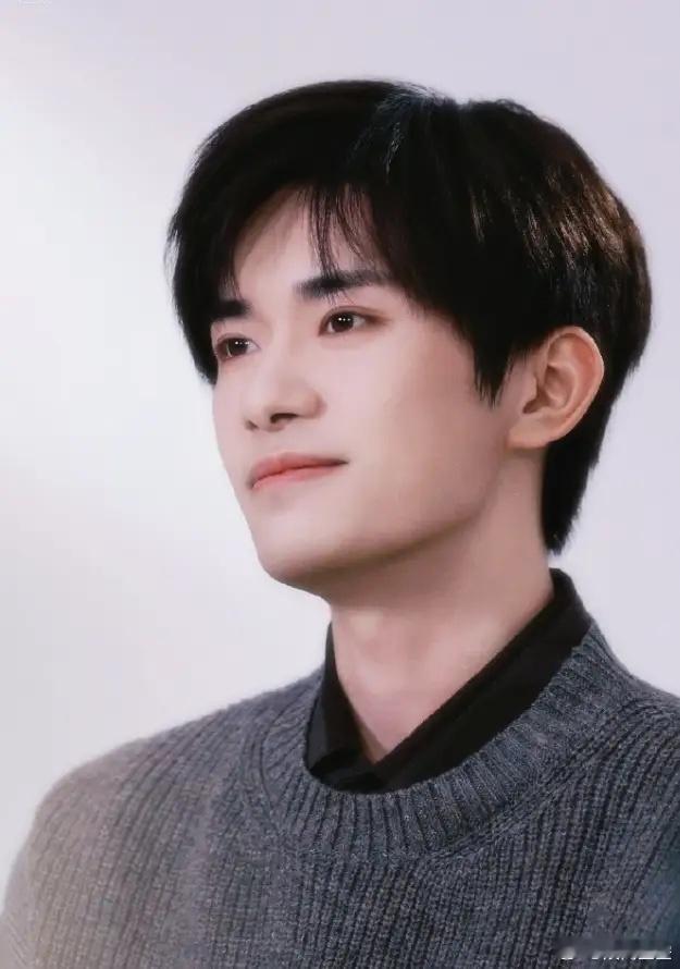 金鸡奖易烊千玺呼声很高此次金鸡奖，影后这边没什么动静，基本只要没有85花提名，话