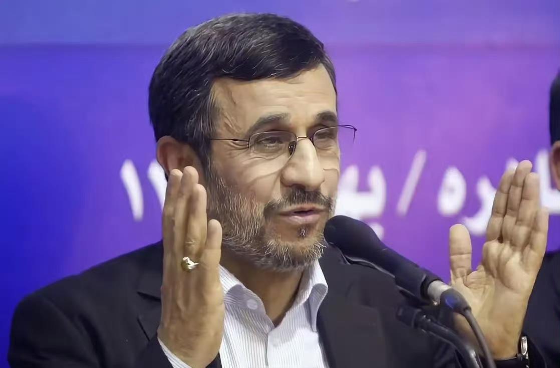 伊朗最高领导层完成交接，穆杰塔巴正式掌权，很多人都在猜：当年那个以强硬著称的内贾