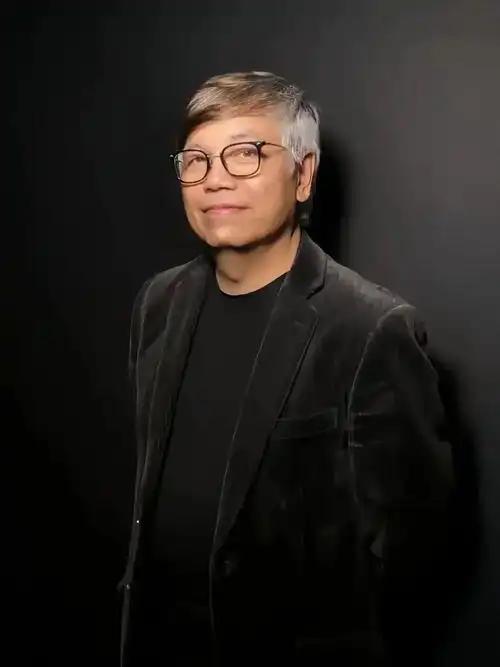 以为混到顶流才叫有面子？错！真正的狠人，是能让一群大明星在死后的烂摊子上全听他安