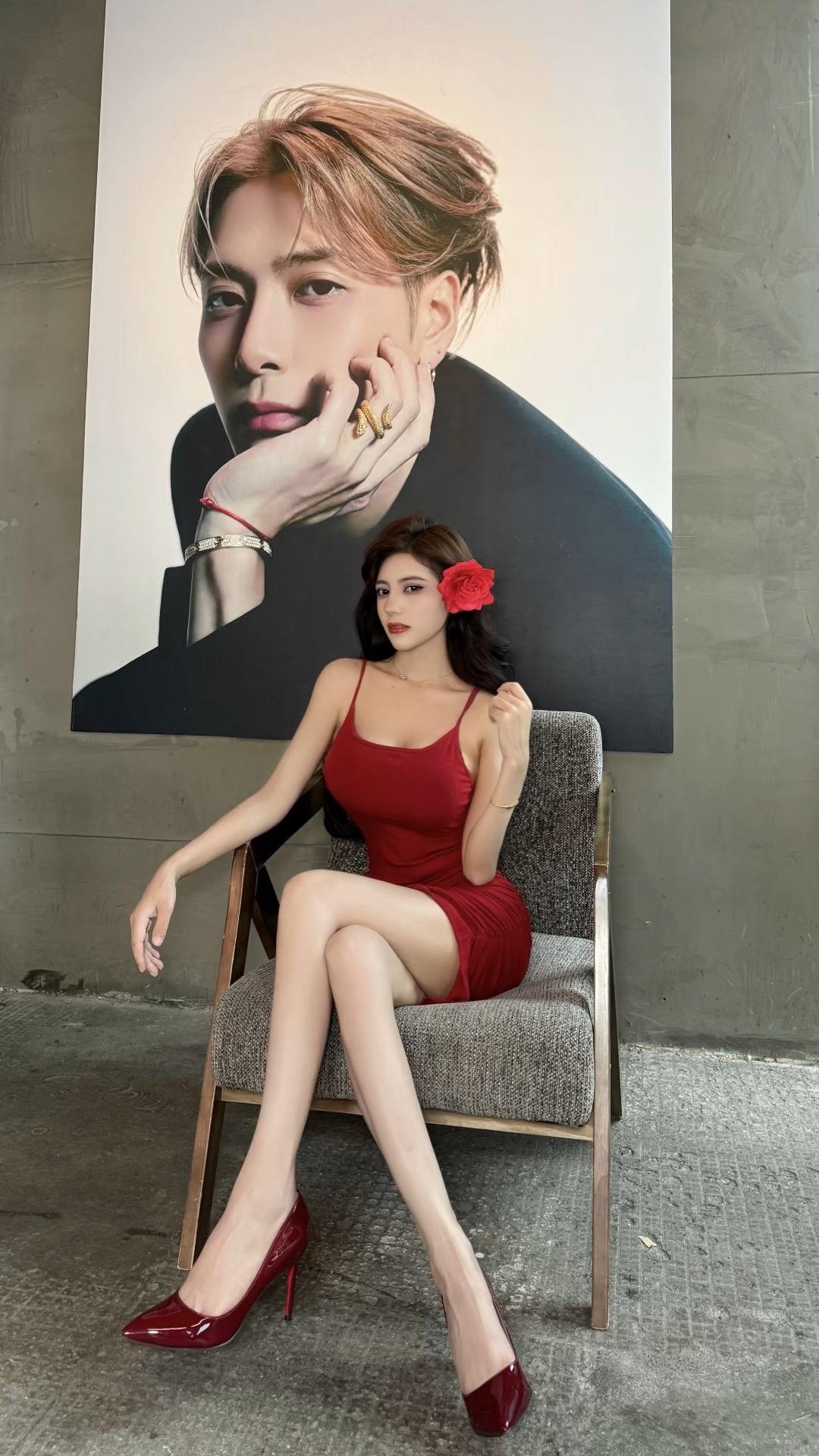 好好看看我的脸像是会向命运低头的女人吗
