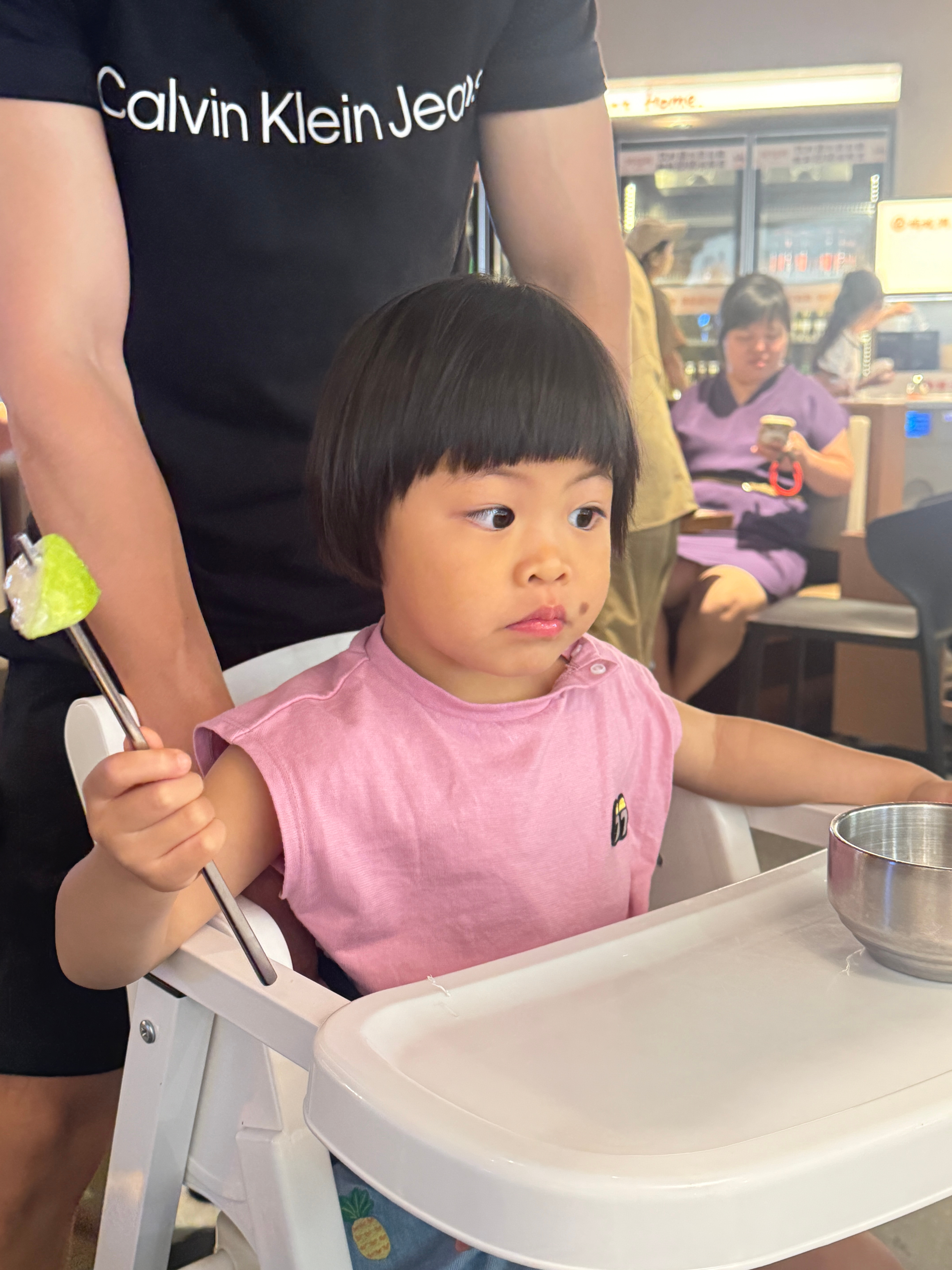 跑了好几家店，菜都卖完了最后是烤肉店收留了我们餐饮现在也太火爆了………. 