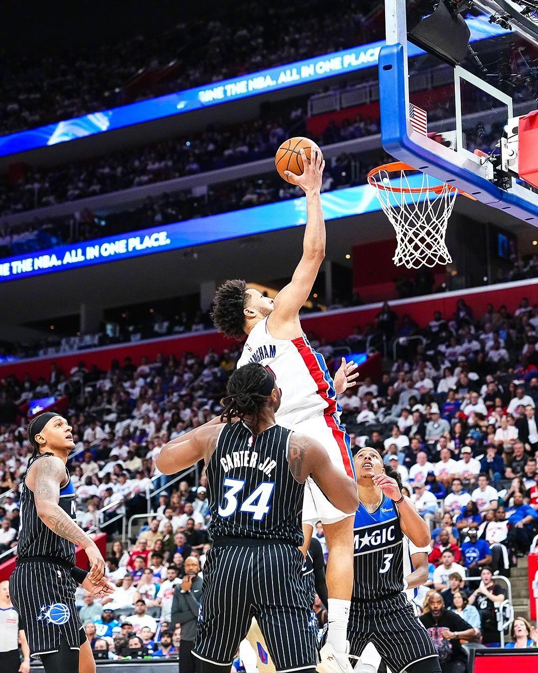 活塞1比1魔术 活塞队第三节单节一波流30-3直接打崩比赛！最终在主场98-83