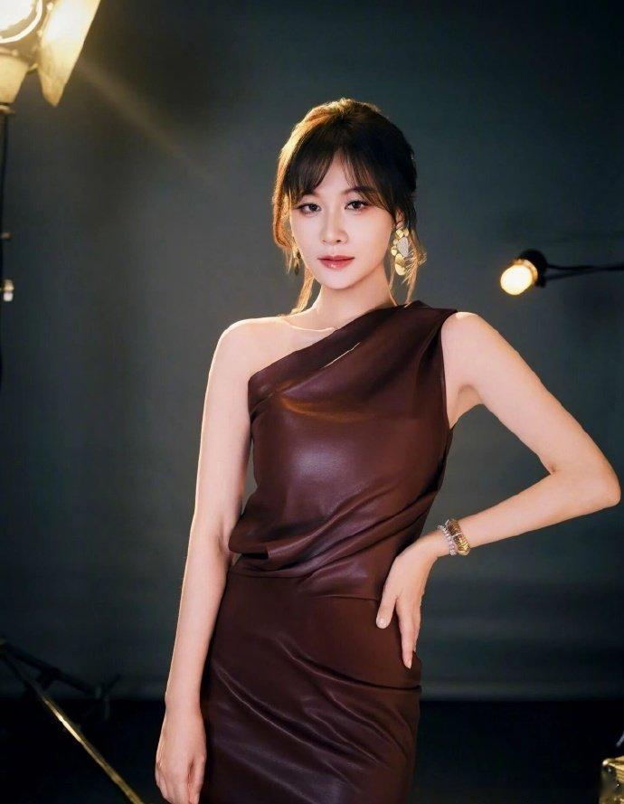 叶一茜一开口就稳了叶一茜一上场就变歌手现场一出场气场全开！叶一茜唱功稳如 CD，