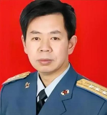 戴旭这话说的，真是一点面子都没留，直接把遮羞布给扯下来了。手里握着屠龙刀，天天在