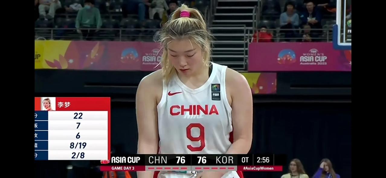 中国女篮亚洲杯小组赛三战全胜，昂首挺进半决赛，拿到了世界杯与奥运会的入场券，祝贺