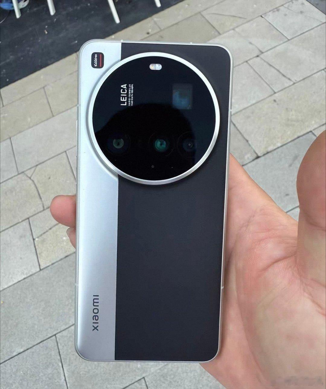 看过来看过去，小米15 Ultra居然成为唯一1英寸大底主摄+2亿像素潜望长焦的