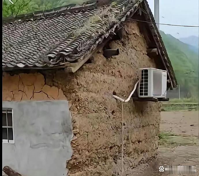 这屋子有必要装空调吗？竟然还配了大电视…… 