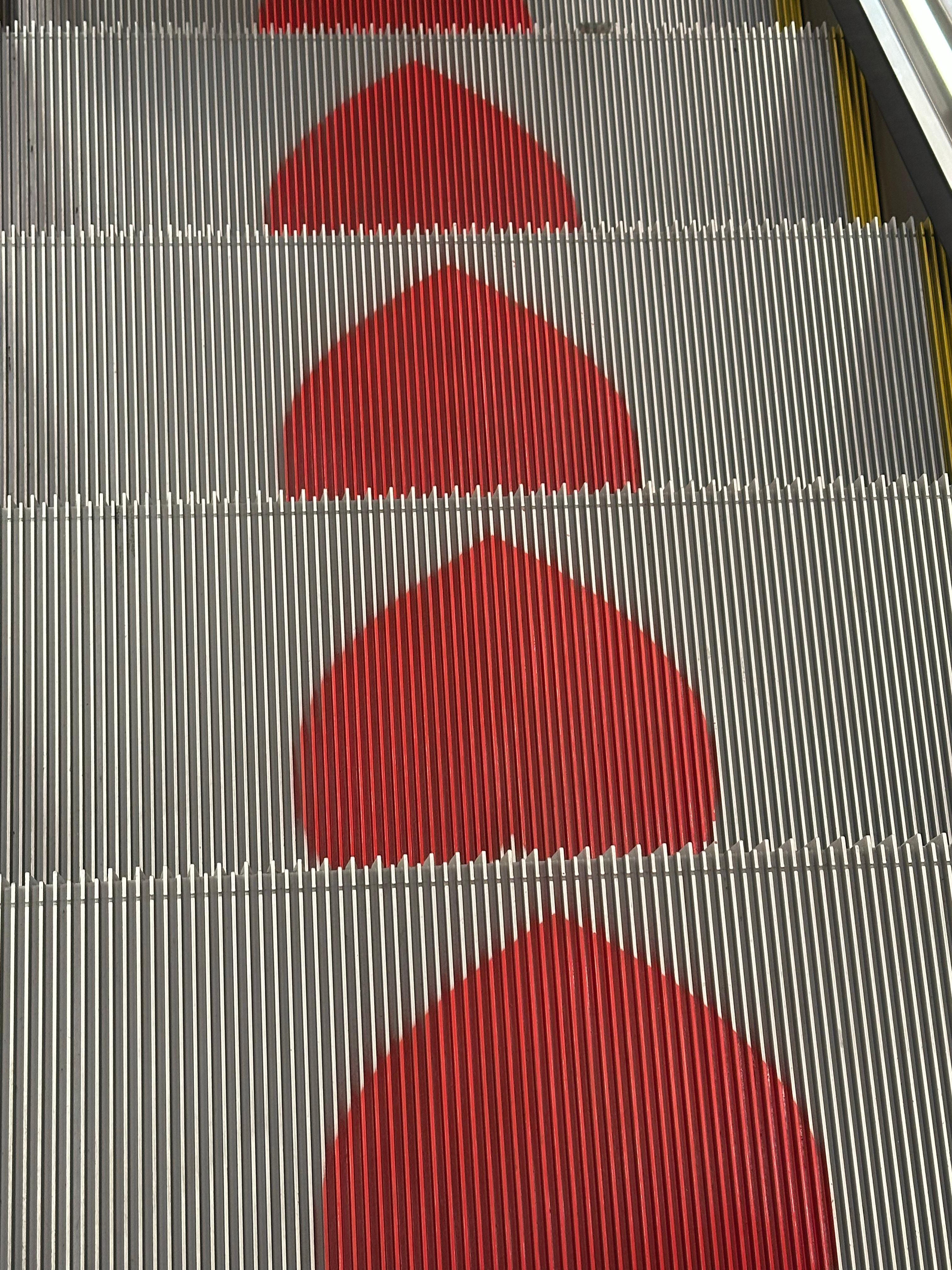 西贝代金券，抢到了就是赚到！问题是还有人去吃嘛[摊手]西贝发放100元堂食代金券
