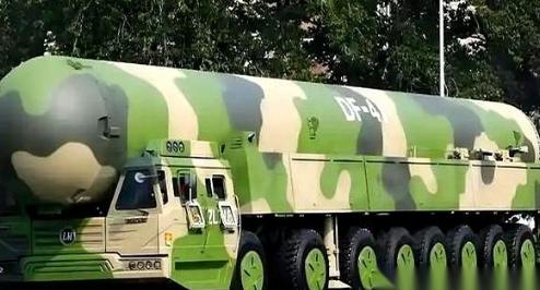 别看伊朗把周边的美军基地炸了个稀巴烂，但实际上导弹被拦截了不少！这时候就有人担心