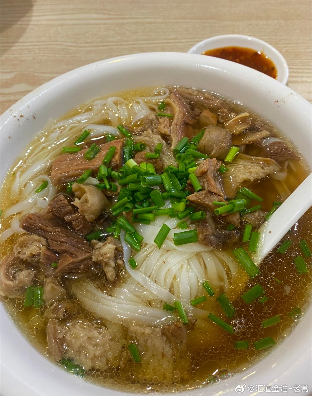 先吃饭吧，行情走势反反复复，晚点吃完饭再看看有没有合适的点位操作黄金黄金金价