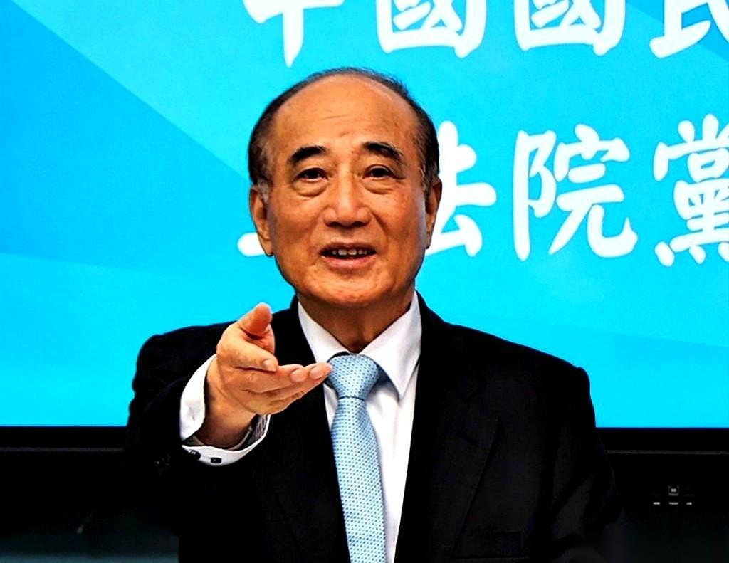 别小看王金平！


王金平这步棋，
确实有点东西。
老江湖不出手则已，
一出手就