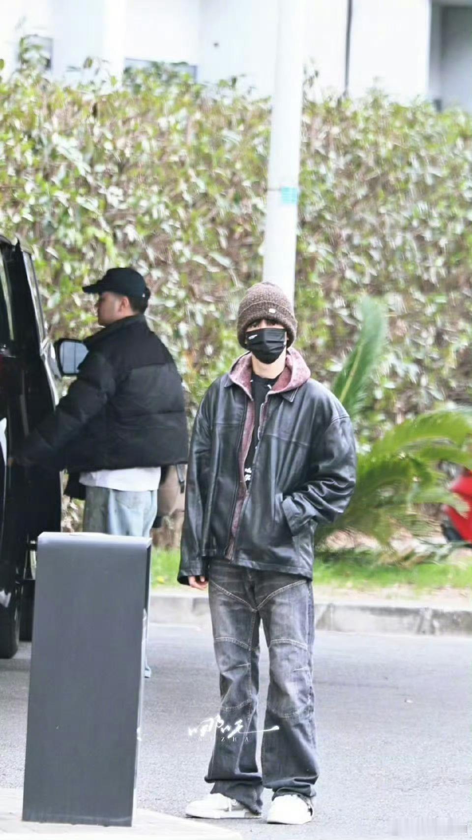 陈哲远回归明星大侦探录制大侦探卷毛小狗陈哲远杀回《大侦探》！🐶梗王回归=快乐翻