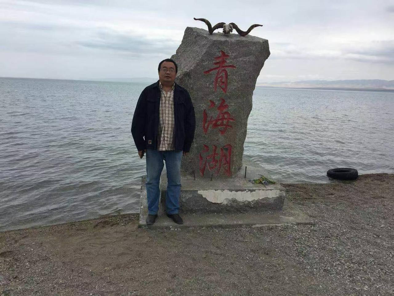 天净沙·惜流年
人间五月晴烟，
花迷柳色春妍。
岁岁东风复返，
流年难驻，
此生