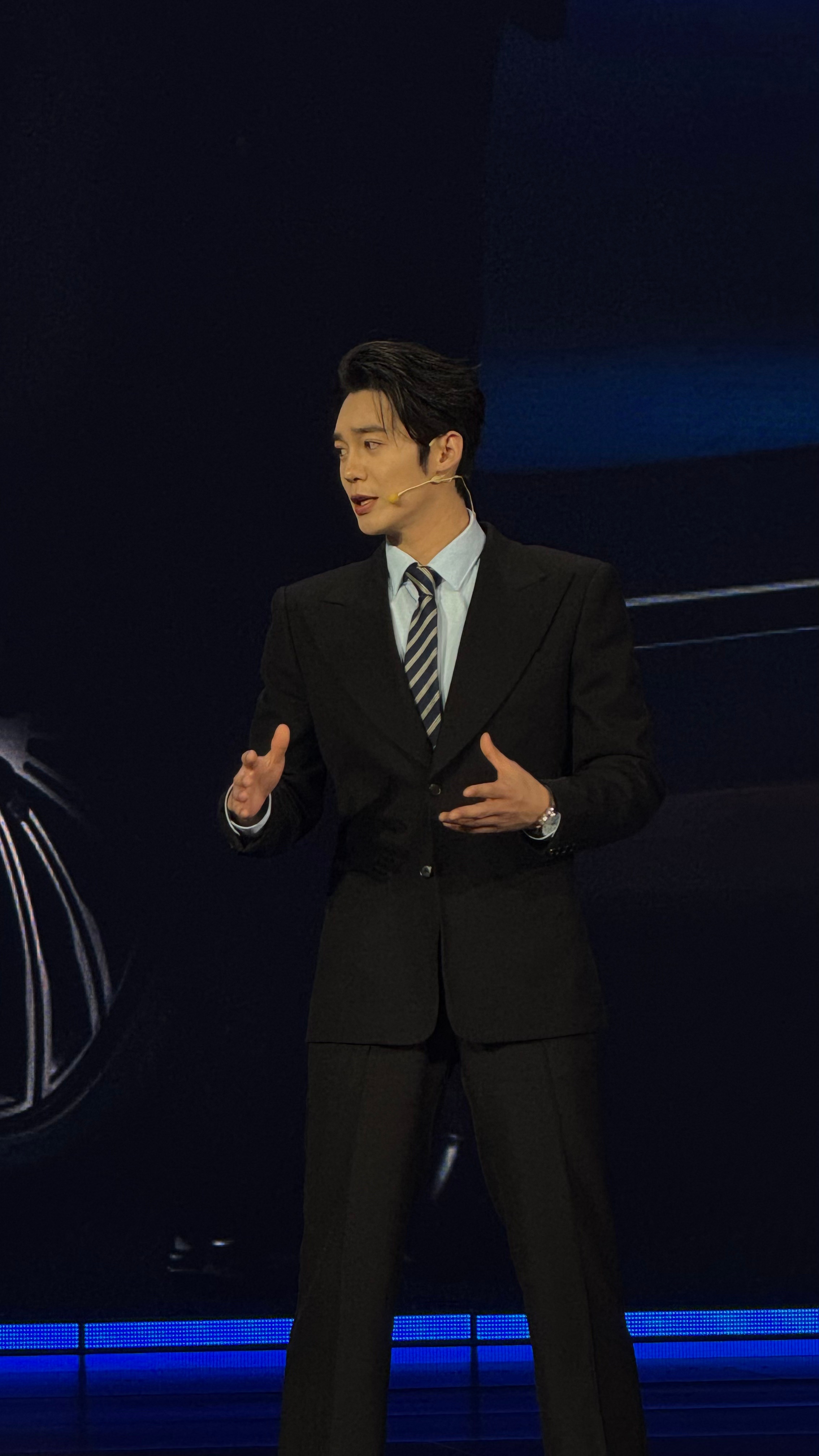 佳速成功追星于适！今晚中国新燃油旗舰全新瑞虎9上市发布会把于适请到了现场，女粉丝