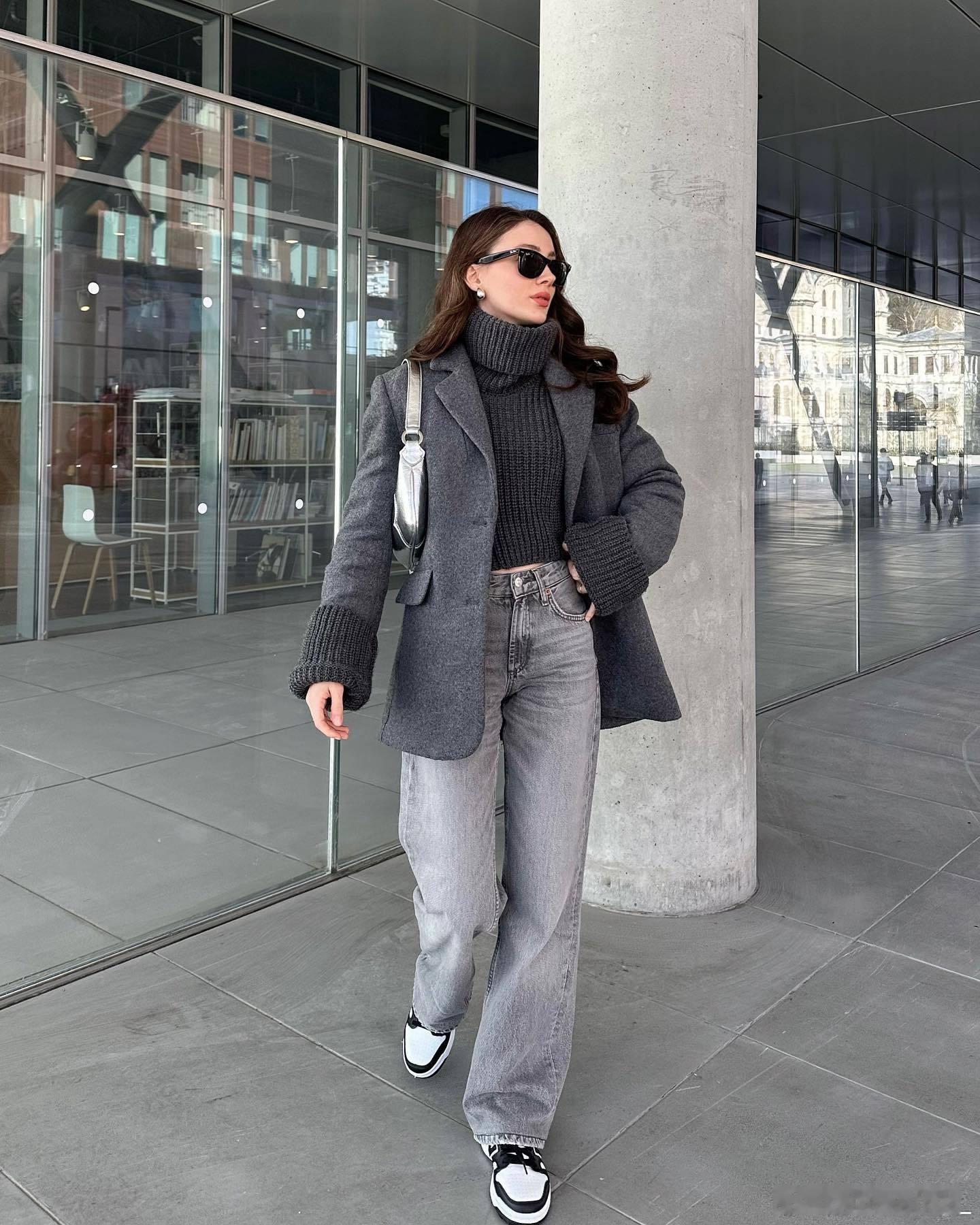 Büşra Aslan 游玩的舒适造型[耶]#Ins# ​​​
