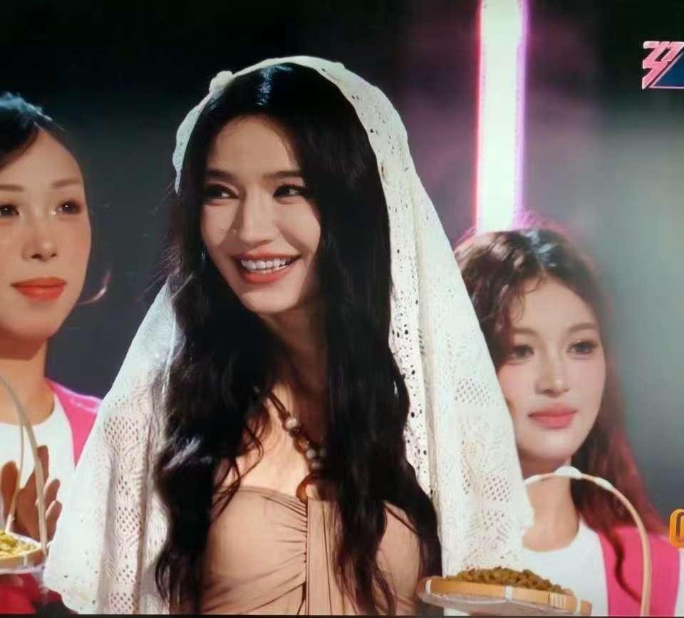 何宣林代斯漂亮猫咪与公主何宣林代斯是懂我们想看什么 何宣林和代斯太懂我们想看什么