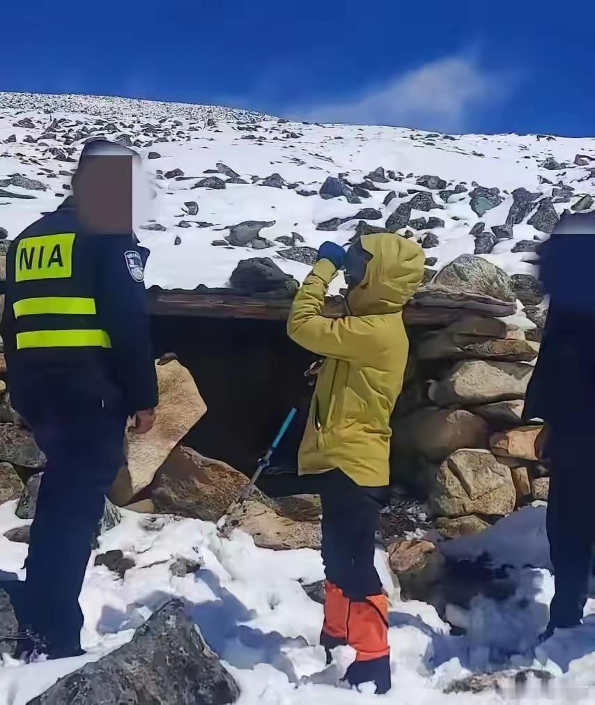 西藏徒步失联女生因自责用微笑回应钱是一回事，命是另一回事。有人说她运气好，碰巧有