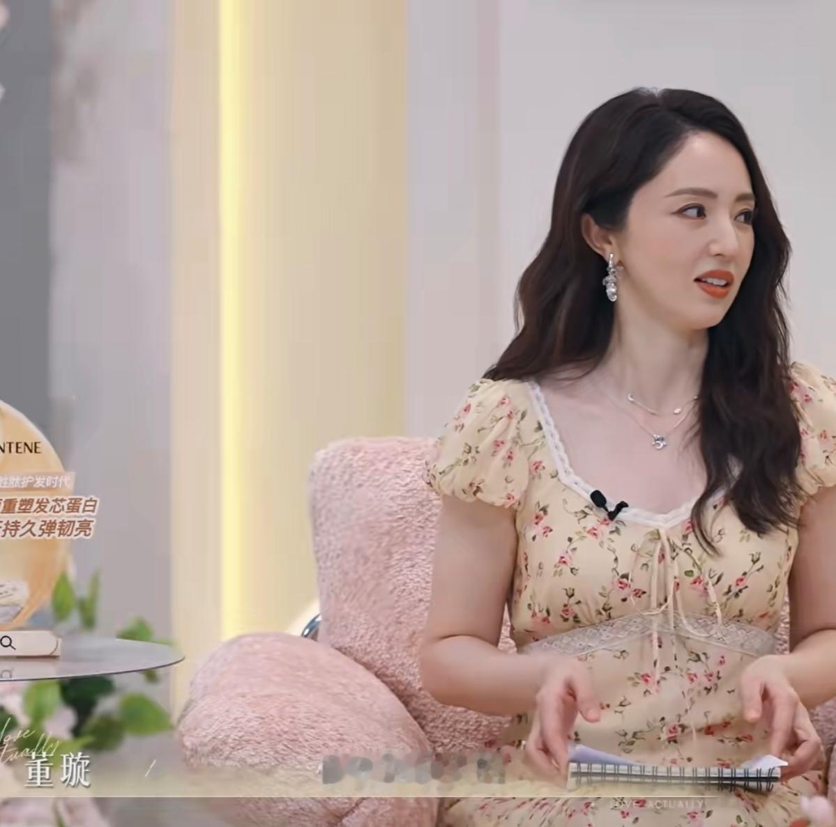 董璇:“他就挺粘人的，他我感觉是因为是不是没有安全感，我每次就说我要进棚，他就知