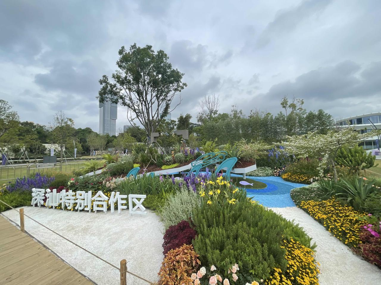 京津冀骨灰海葬活动启航这个活动挺好。否则你不允许购买住房存放骨灰，老百姓又买不起