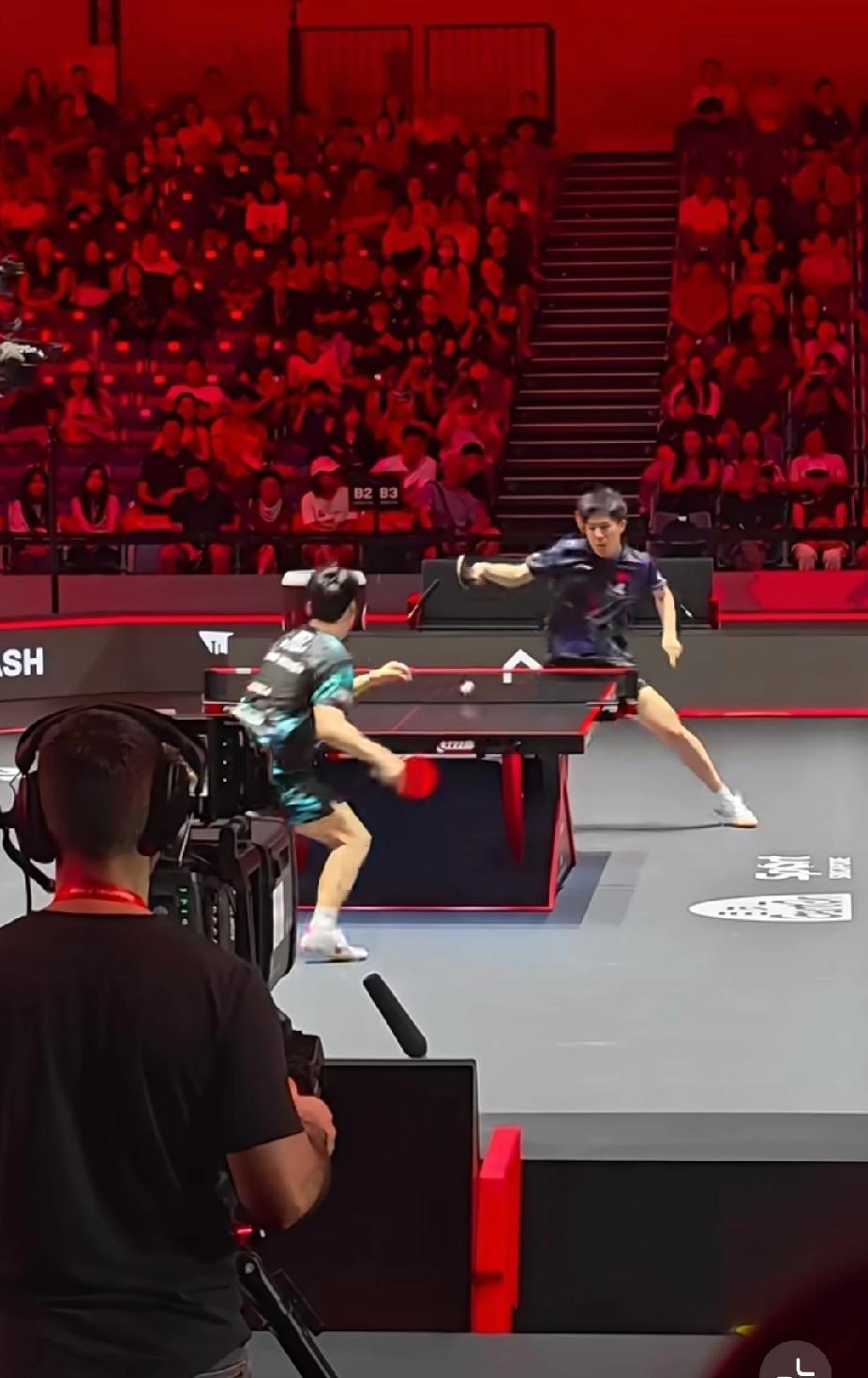 19岁小将虽败犹荣，成长路上再出发！
 
刚刚刷到WTT新加坡大满贯的消息，咱们