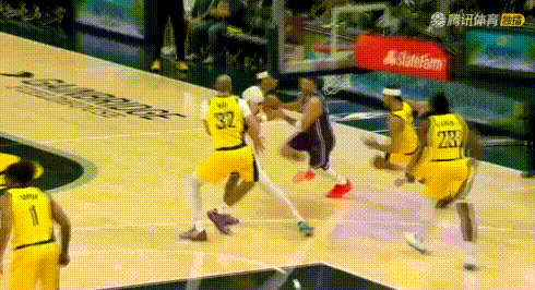 东契奇这进攻火力比科比还猛啊！
首节又狂砍21分（12中8），基本上一人就打花步