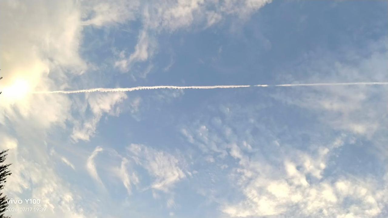 分享一张相册里随手拍的天空