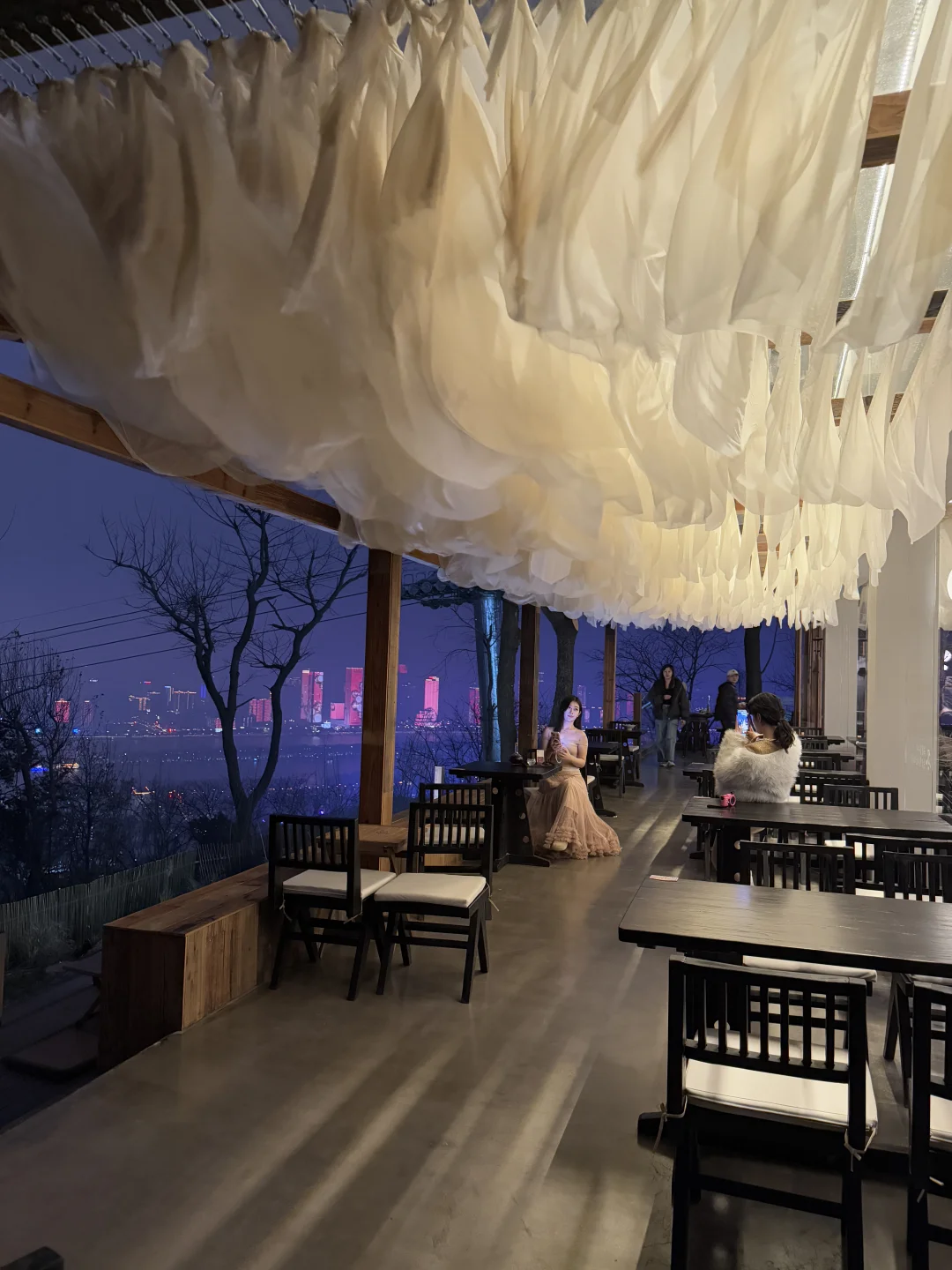 就在岳麓山顶！适合一个人呆一下午的店~