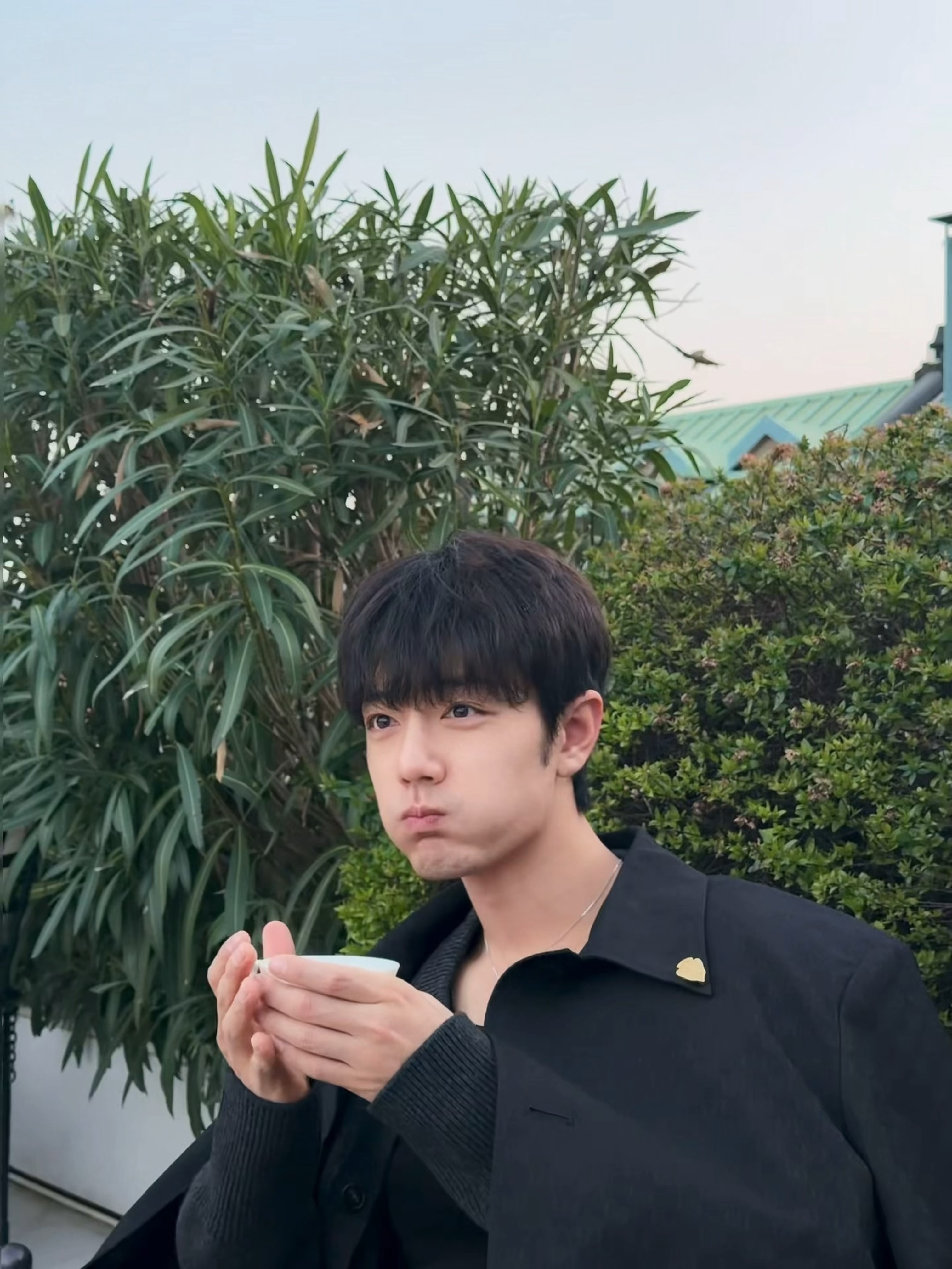 Gucci顶配广告阵容 邂逅奢感复古叙事，眉眼流转间张力尽显，温润与锋芒并存，尽