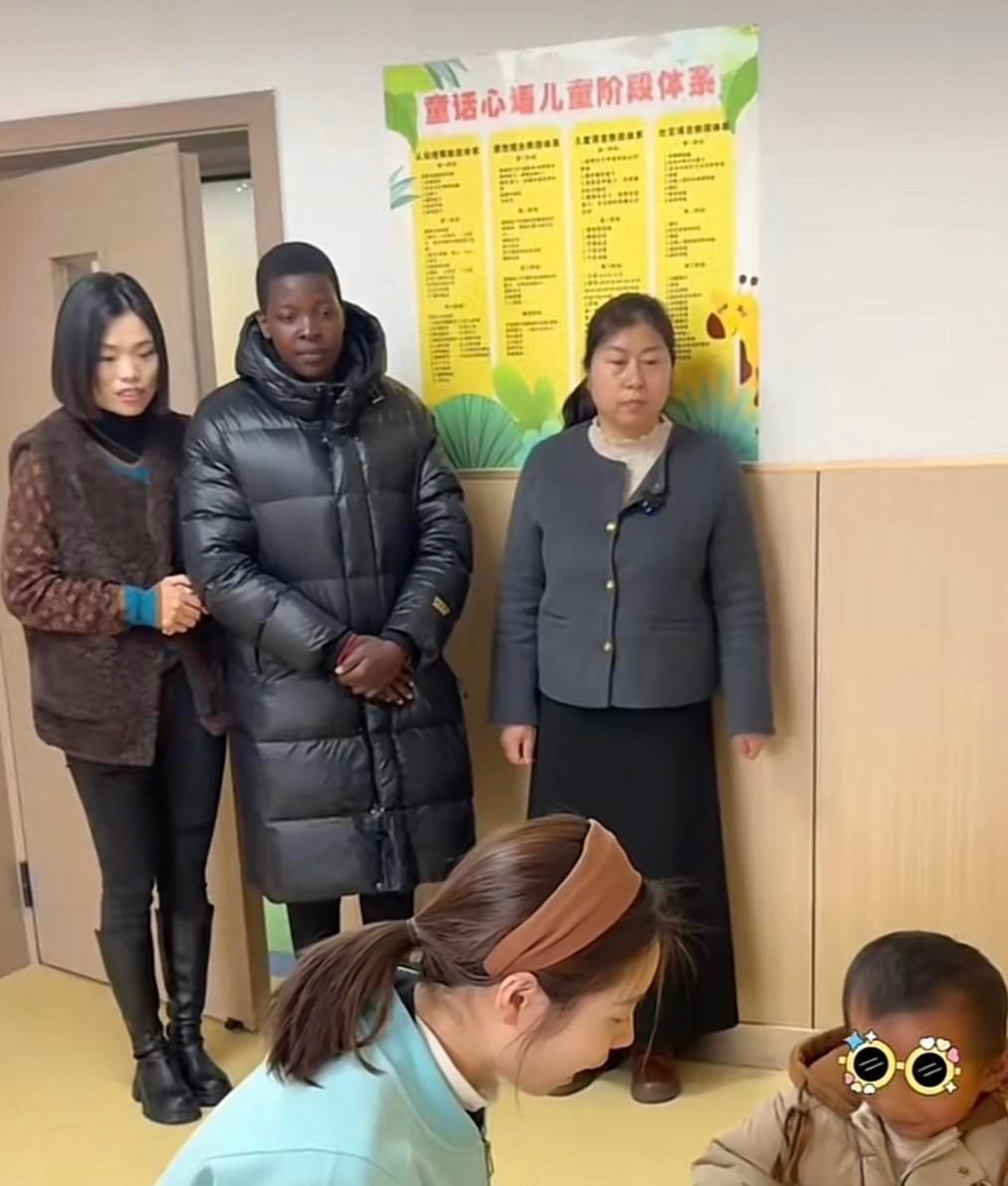 做好事还要被骂“不够惨”？
最近这波给孤独症儿童捐赠的事儿引发了不小争议，居然有