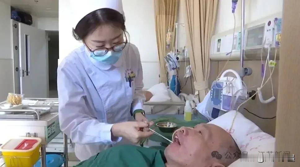 不愧是被人民日报点赞👍的爱心医院🏥——江苏江苏镇江句容市人民医院。
七年前，