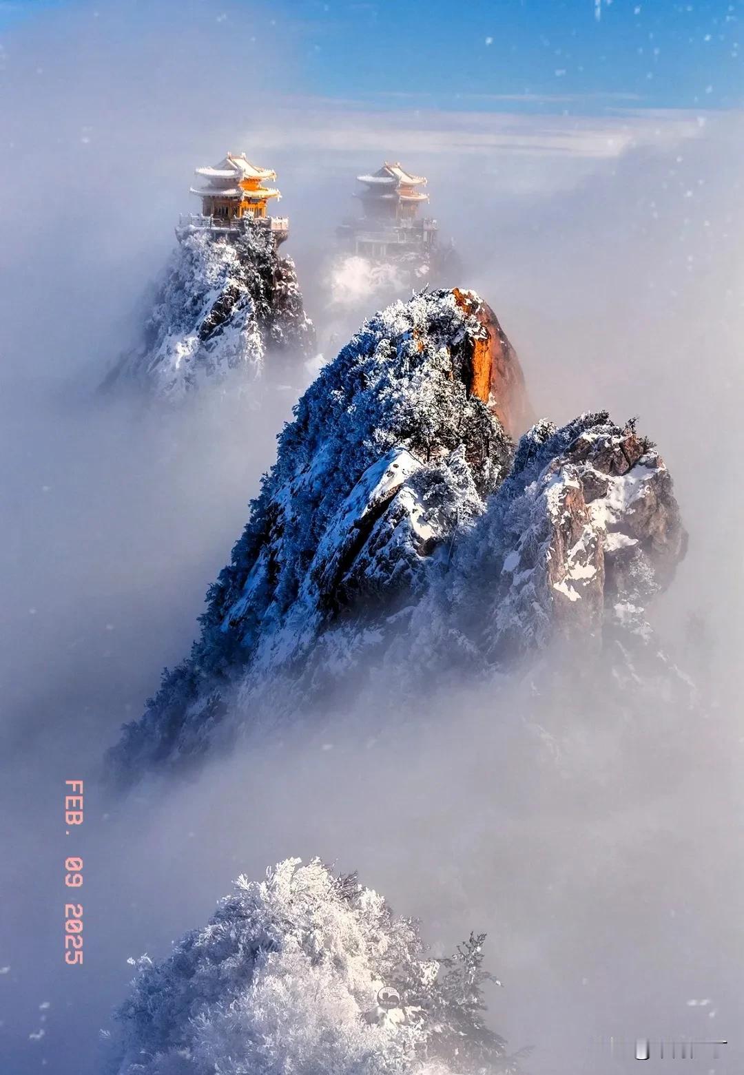 观东西南北云。