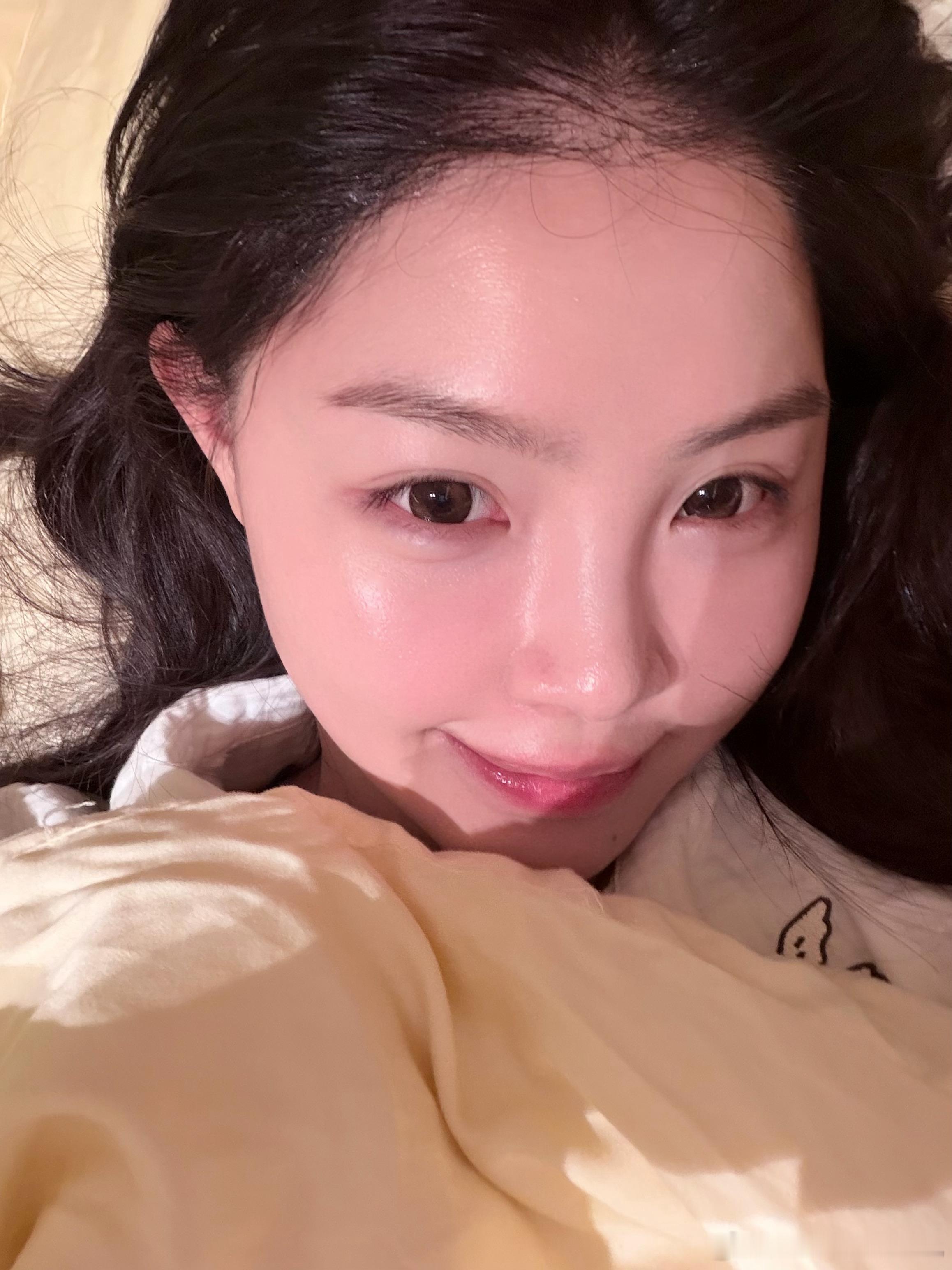 Get到白瓷丸➕小粉钻的威力了素颜状态好爆……………… 