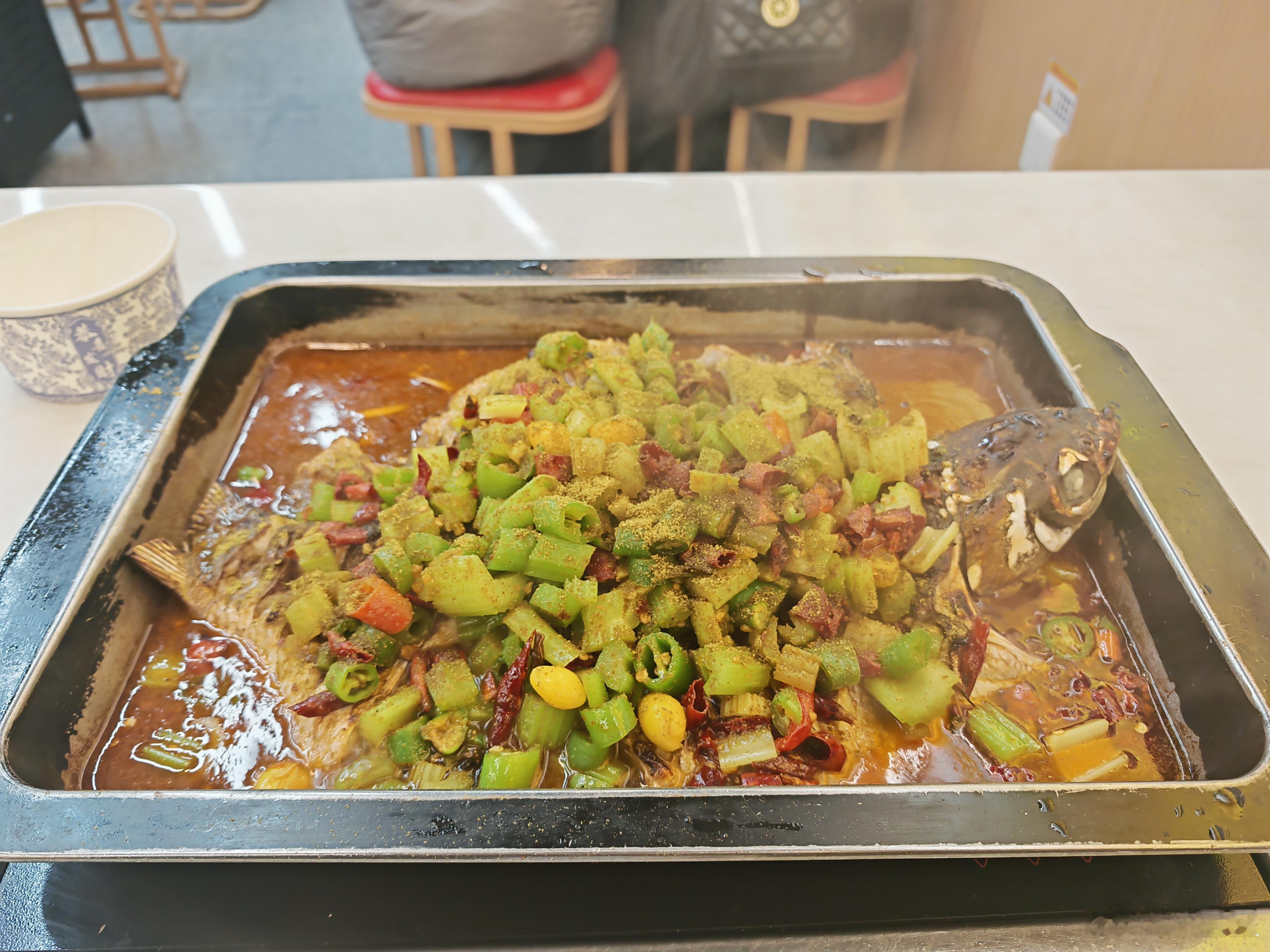 众圆这家烤鱼又回来了🐟一口气炫了大半条[笑cry] 