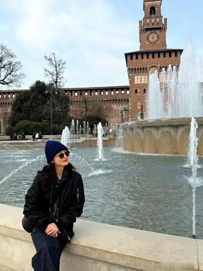 蒋勤勤vlog好浓的活人感蒋勤勤老辈子游米兰vlog蒋勤勤的vlog太接地气了，