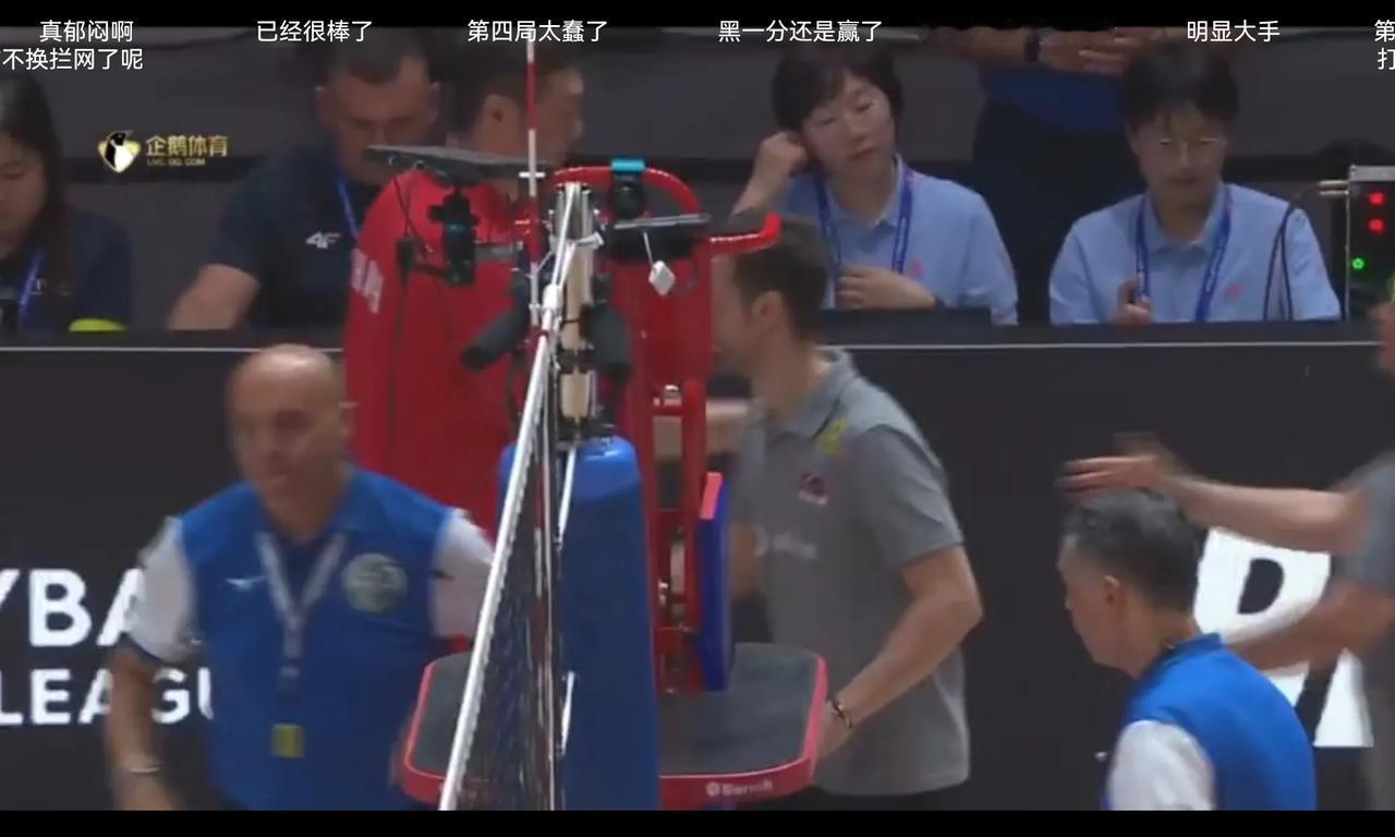 主攻手得分高也尴尬，阵容年轻就是双刃剑，汉奸球迷骂裁判丧失底线

这场球王媛媛数