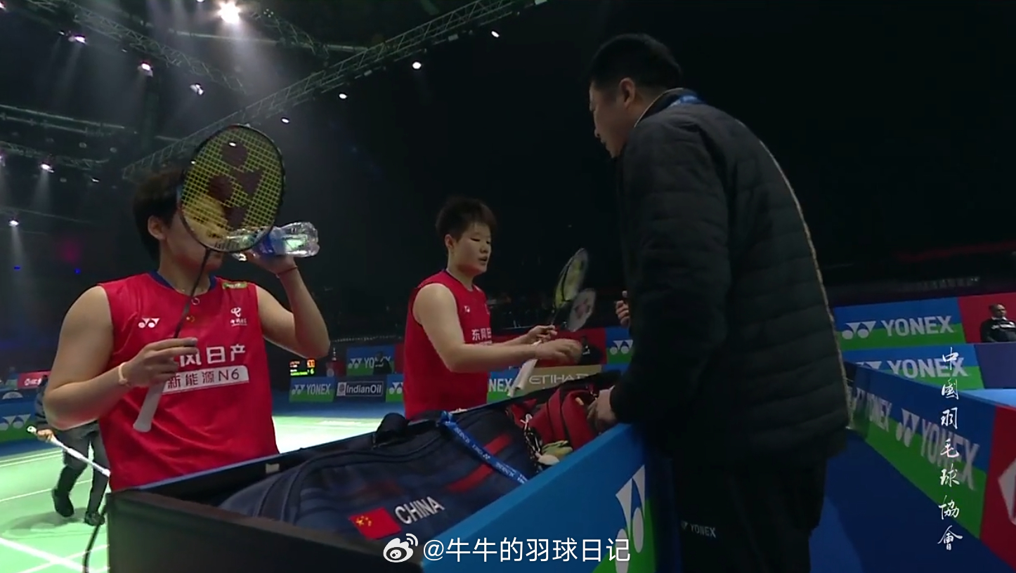 女双 1/8赛 刘圣书(1) / 谭宁 21-9 10-21 11-6 五十岚有